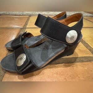 Taos Carousel 2 wedge leather sandals in black silver accents 39 8.5